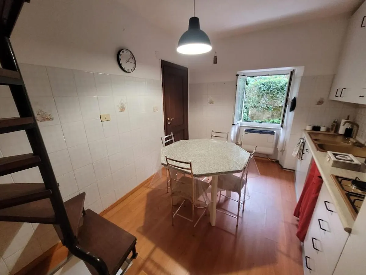 La Casa A Chiocciola Apartment Biassa 0*,  Italy