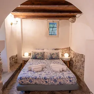 Couette-café La Casa Delle Pietre Parlanti - Casa In Pietra Ai Piedi Del Parco Delle 5 Terre, Biassa